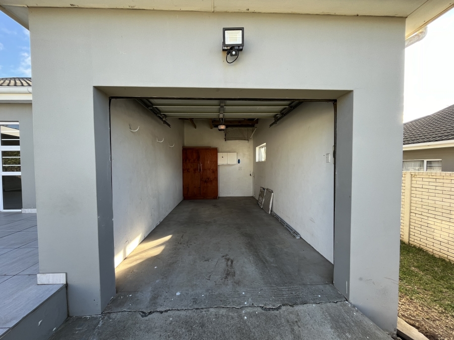 3 Bedroom Property for Sale in Kidds Beach Eastern Cape